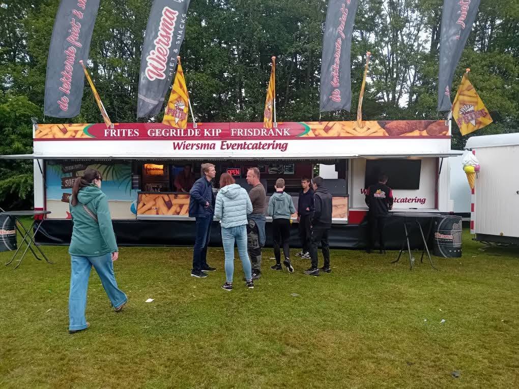 Wiersma snackwagen op dorpsfeesten